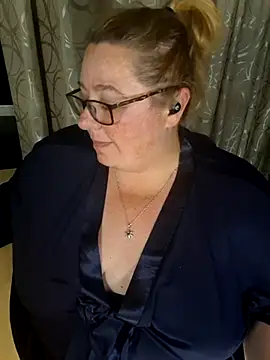 Iceprincess2bad4u online show from February 3, 6:13 pm