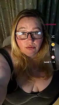 Snapshot of Iceprincess2bad4u chatting on July 10, 7:16 pm Iceprincess2bad4u online show from July 10, 7:16 pm