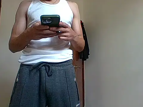 Snapshot of Rosecock69 chatting on April 27, 2:37 pm Rosecock69 online show from April 27, 2:37 pm
