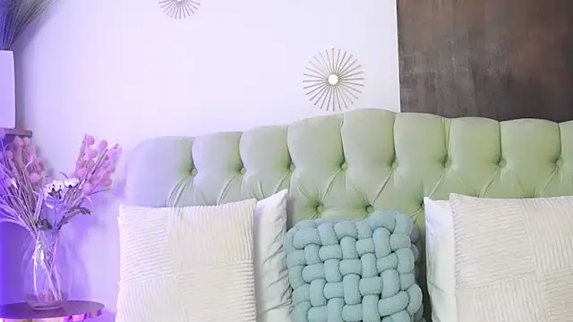 Britney Lynn online show from December 5, 4:54 am