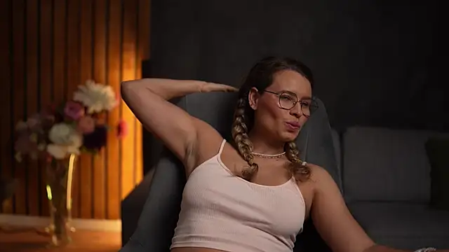 BrandyWhite online show from October 23, 4:34 am