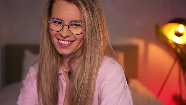 BrandyWhite online show from May 24, 3:55 am