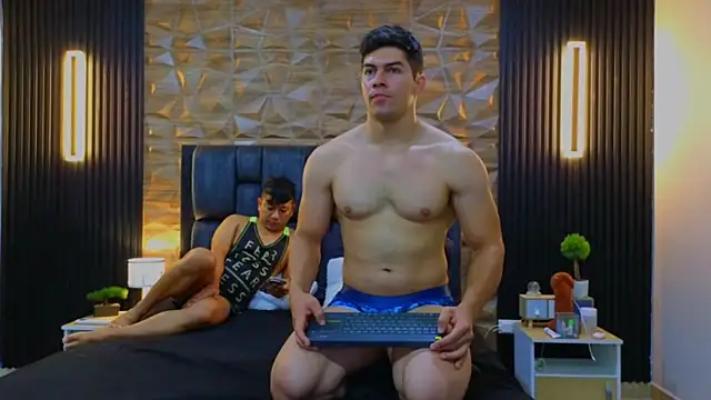 FelipeAndMarcello3 online show from February 13, 3:56 pm