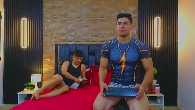 FelipeAndMarcello3 online show from March 13, 2:33 pm