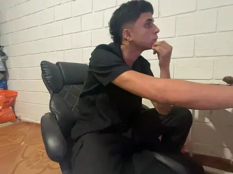 Max TheHorseDick online show from March 3, 2:39 am