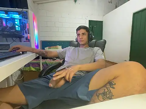 Max TheHorseDick online show from March 31, 1:51 am