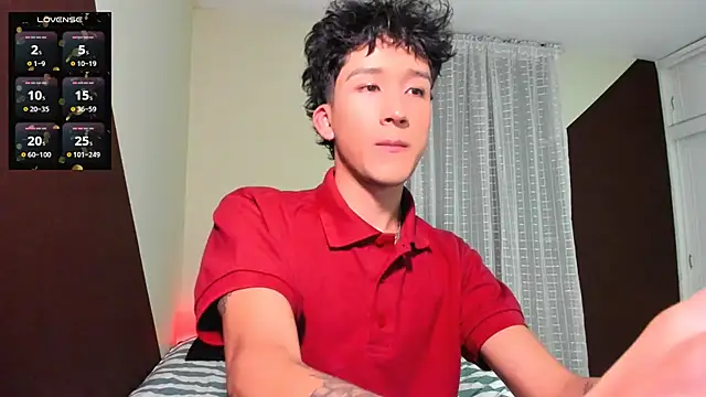 Snapshot of tom_Howard chatting on June 6, 12:16 am tom Howard online show from June 6, 12:16 am