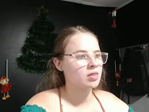 Snapshot of HellenMiyer1111 chatting on December 20, 10:00 pm HellenMiyer1111 online show from December 20, 10:00 pm