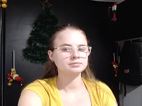Snapshot of HellenMiyer1111 chatting on December 26, 9:15 pm HellenMiyer1111 online show from December 26, 9:15 pm