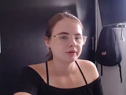 Snapshot of HellenMiyer1111 chatting on January 18, 4:31 pm HellenMiyer1111 online show from January 18, 4:31 pm
