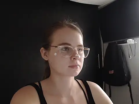 Snapshot of HellenMiyer1111 chatting on January 19, 7:47 pm HellenMiyer1111 online show from January 19, 7:47 pm