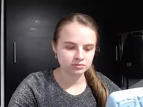 Snapshot of HellenMiyer1111 chatting on February 13, 12:13 am HellenMiyer1111 online show from February 13, 12:13 am