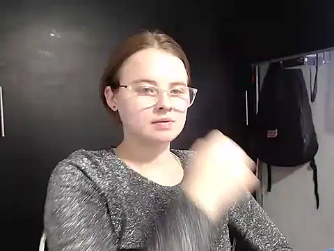 Snapshot of HellenMiyer1111 chatting on February 13, 10:22 pm HellenMiyer1111 online show from February 13, 10:22 pm