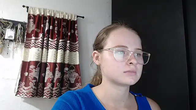 Snapshot of HellenMiyer1111 chatting on September 25, 2:54 pm HellenMiyer1111 online show from September 25, 2:54 pm