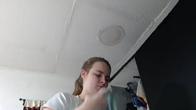 Snapshot of HellenMiyer1111 chatting on October 10, 2:05 pm HellenMiyer1111 online show from October 10, 2:05 pm