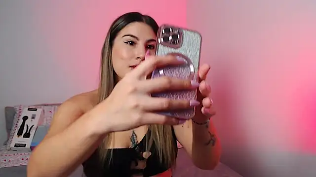 Snapshot of amelie_collins chatting on January 27, 10:38 pm amelie collins online show from January 27, 10:38 pm