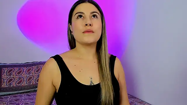 Snapshot of amelie_collins chatting on March 21, 9:01 pm amelie collins online show from March 21, 9:01 pm