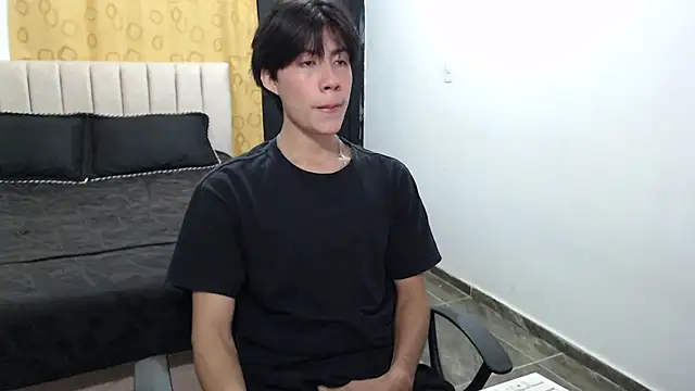 Snapshot of Elio-cam chatting on February 2, 8:02 am Elio-cam online show from February 2, 8:02 am