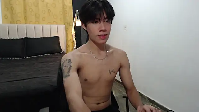 Snapshot of Elio-cam chatting on February 13, 8:38 am Elio-cam online show from February 13, 8:38 am