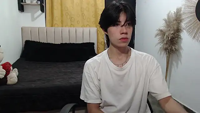 Elio-cam online show from February 19, 1:01 am