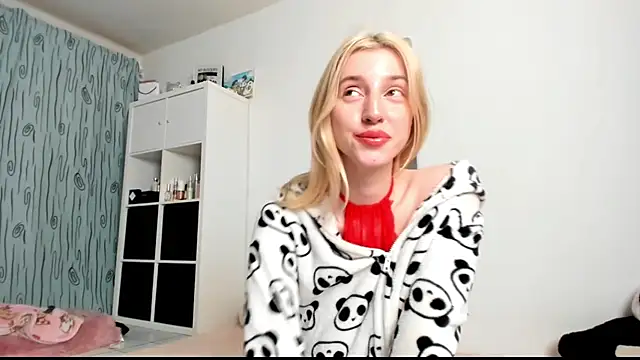 KenzieDawton online show from February 8, 5:29 am