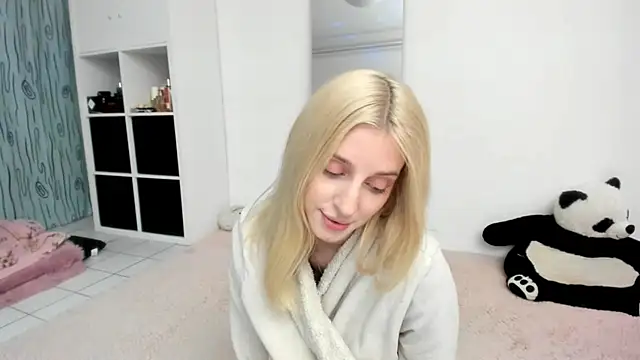 KenzieDawton online show from May 23, 5:06 pm