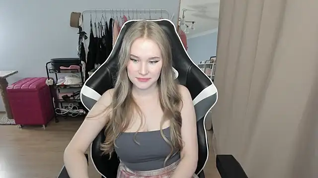 Snapshot of sexxy_potatoes chatting on October 9, 1:53 pm sexxy potatoes online show from October 9, 1:53 pm