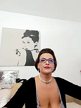 RebeccaNoble online show from September 26, 1:04 pm