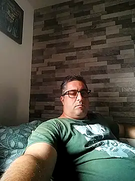 ADRIAN ADI40 online show from March 20, 1:27 pm