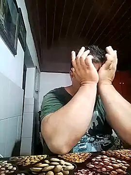 ADRIAN ADI40 online show from March 21, 6:18 am