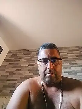 ADRIAN ADI40 online show from May 26, 1:07 pm