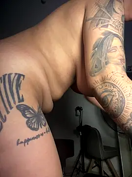 kiaraglam2 online show from December 1, 1:49 pm