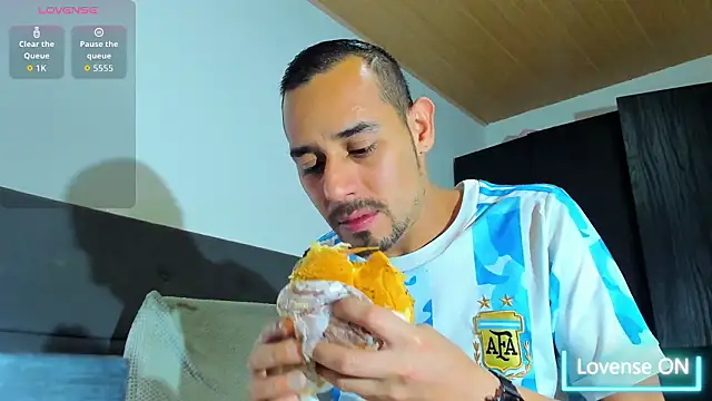 Snapshot of jhonyalzate2 chatting on February 1, 1:59 am jhonyalzate2 online show from February 1, 1:59 am