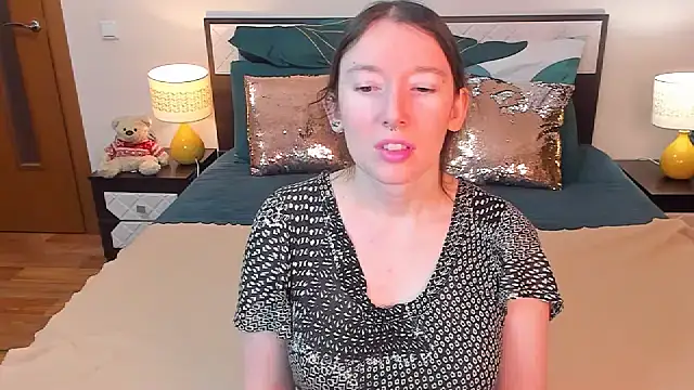 Snapshot of CatherineWalls chatting on February 5, 6:18 am CatherineWalls online show from February 5, 6:18 am