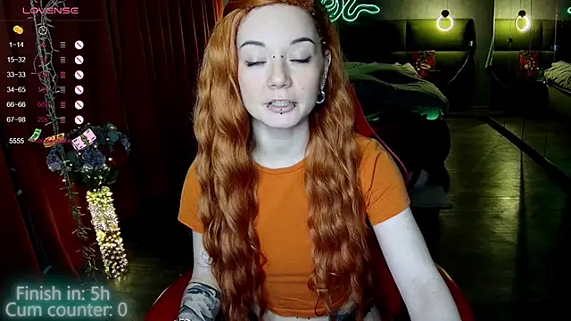 Snapshot of MaxPhoenixx chatting on October 30, 8:09 pm MaxPhoenixx online show from October 30, 8:09 pm