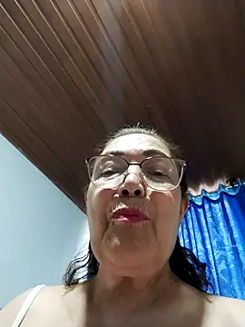 Vicky Rosse online show from May 26, 9:00 pm