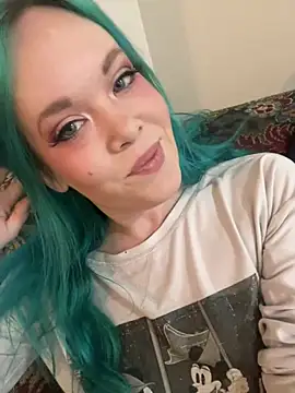 Snapshot of thetinyblue chatting on February 9, 5:11 pm thetinyblue online show from February 9, 5:11 pm