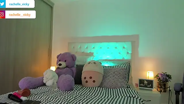 vicky rachell online show from March 17, 2:01 pm