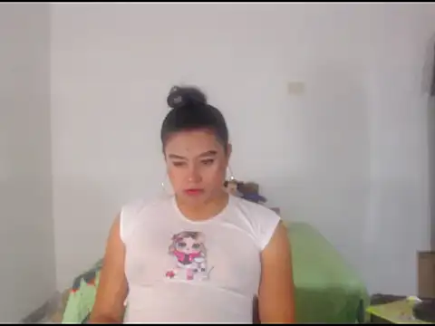 Snapshot of katrinawillff chatting on May 9, 6:18 am katrinawillff online show from May 9, 6:18 am