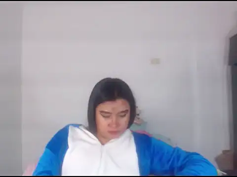 Snapshot of katrinawillff chatting on May 23, 5:17 pm katrinawillff online show from May 23, 5:17 pm