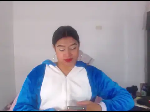 Snapshot of katrinawillff chatting on June 10, 12:59 pm katrinawillff online show from June 10, 12:59 pm