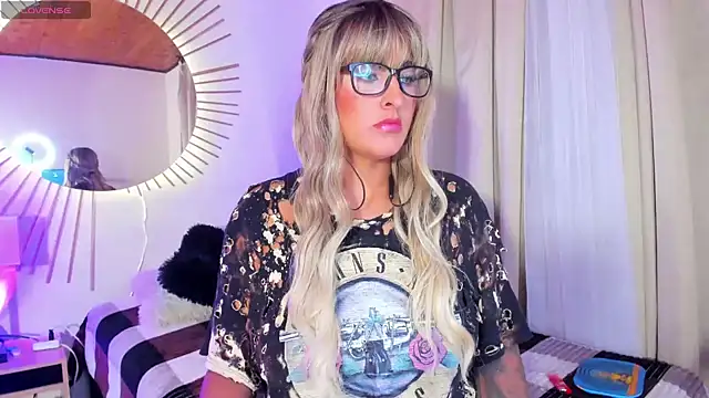 Snapshot of natta_smithh chatting on February 26, 3:10 am natta smithh online show from February 26, 3:10 am