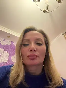 Snapshot of AngelOxy chatting on December 7, 5:31 pm AngelOxy online show from December 7, 5:31 pm