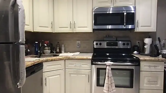 BigGuyMuscle online show from February 14, 6:48 pm