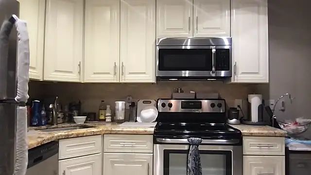 BigGuyMuscle online show from April 7, 10:42 pm