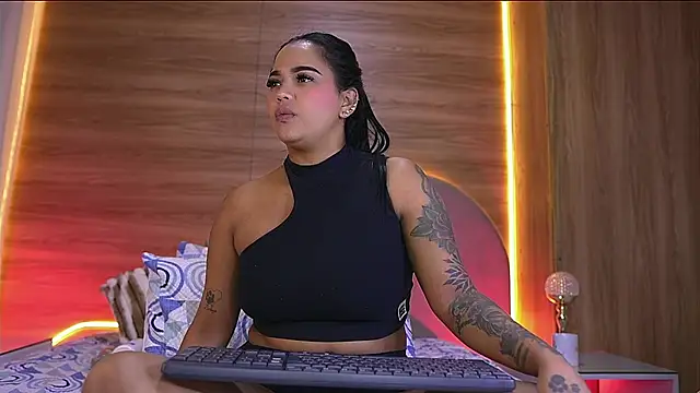 alexaa walker online show from April 7, 11:54 am