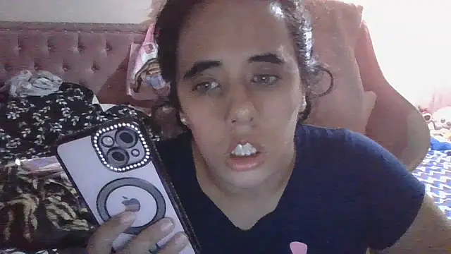 Snapshot of annarose19 chatting on April 20, 10:55 pm annarose19 online show from April 20, 10:55 pm