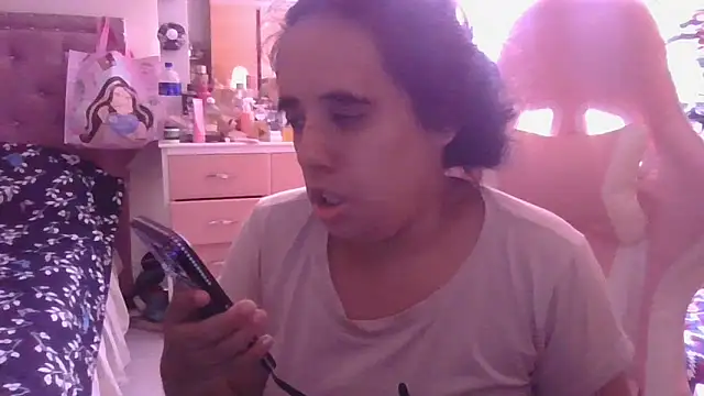 Snapshot of annarose19 chatting on April 22, 5:58 pm annarose19 online show from April 22, 5:58 pm