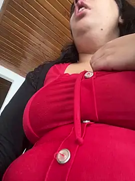 Snapshot of annarose19 chatting on April 24, 4:42 pm annarose19 online show from April 24, 4:42 pm