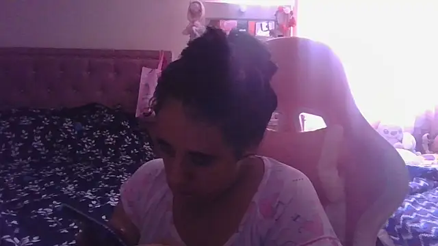 Snapshot of annarose19 chatting on April 27, 6:50 pm annarose19 online show from April 27, 6:50 pm